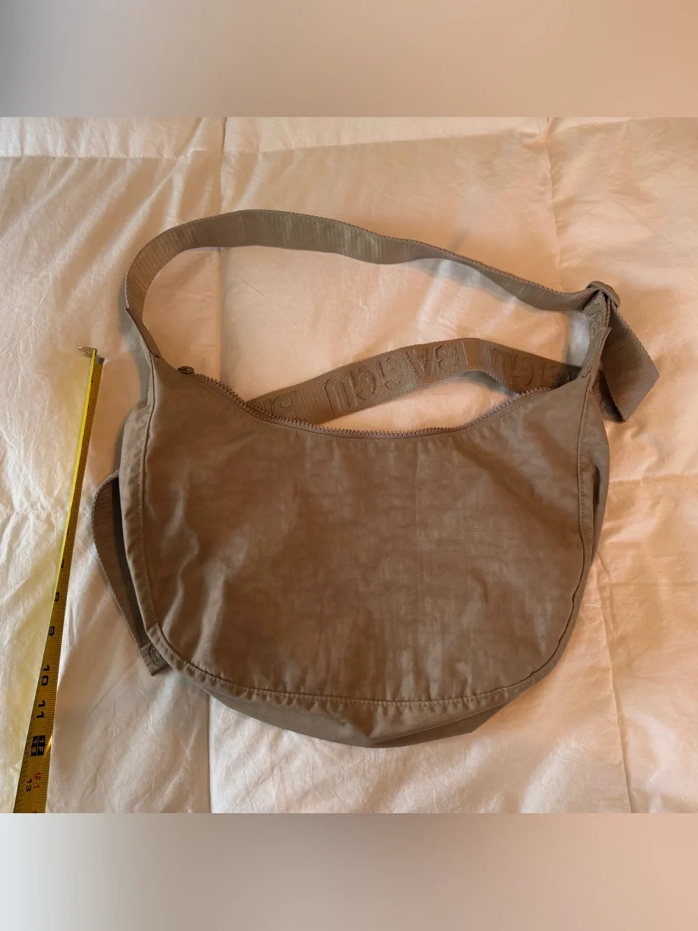Baggu dove medium crescent Crossbody Shoulder Bag with longer Strap & key strap - Picture 2 of 5